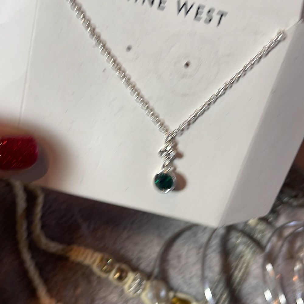 Watch and jewelry random bundle - Picture 6 of 7